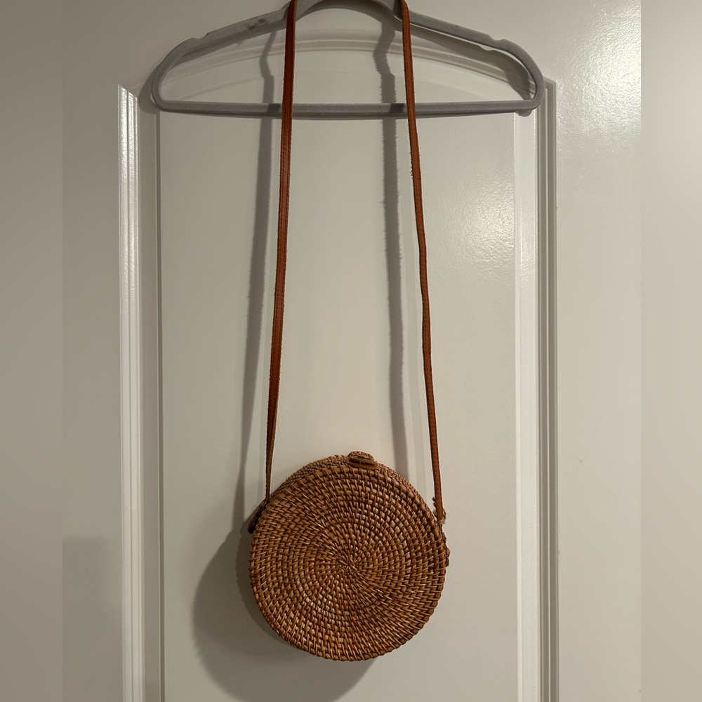 Woven Rattan Round Crossbody Bag